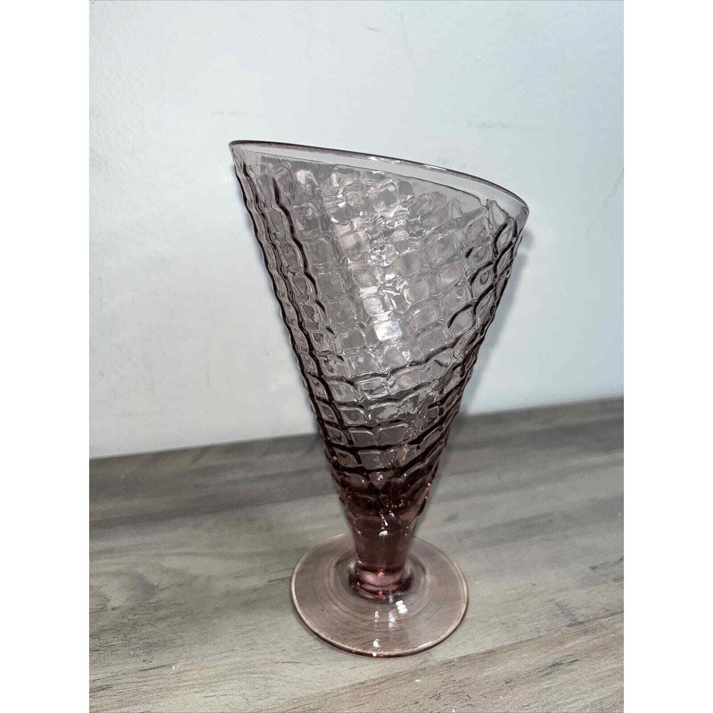 Ice Cream Dessert Dish Vintage Waffle Cone Pattern Pink Glass 6.5 Inch‎ - Picture 3 of 6